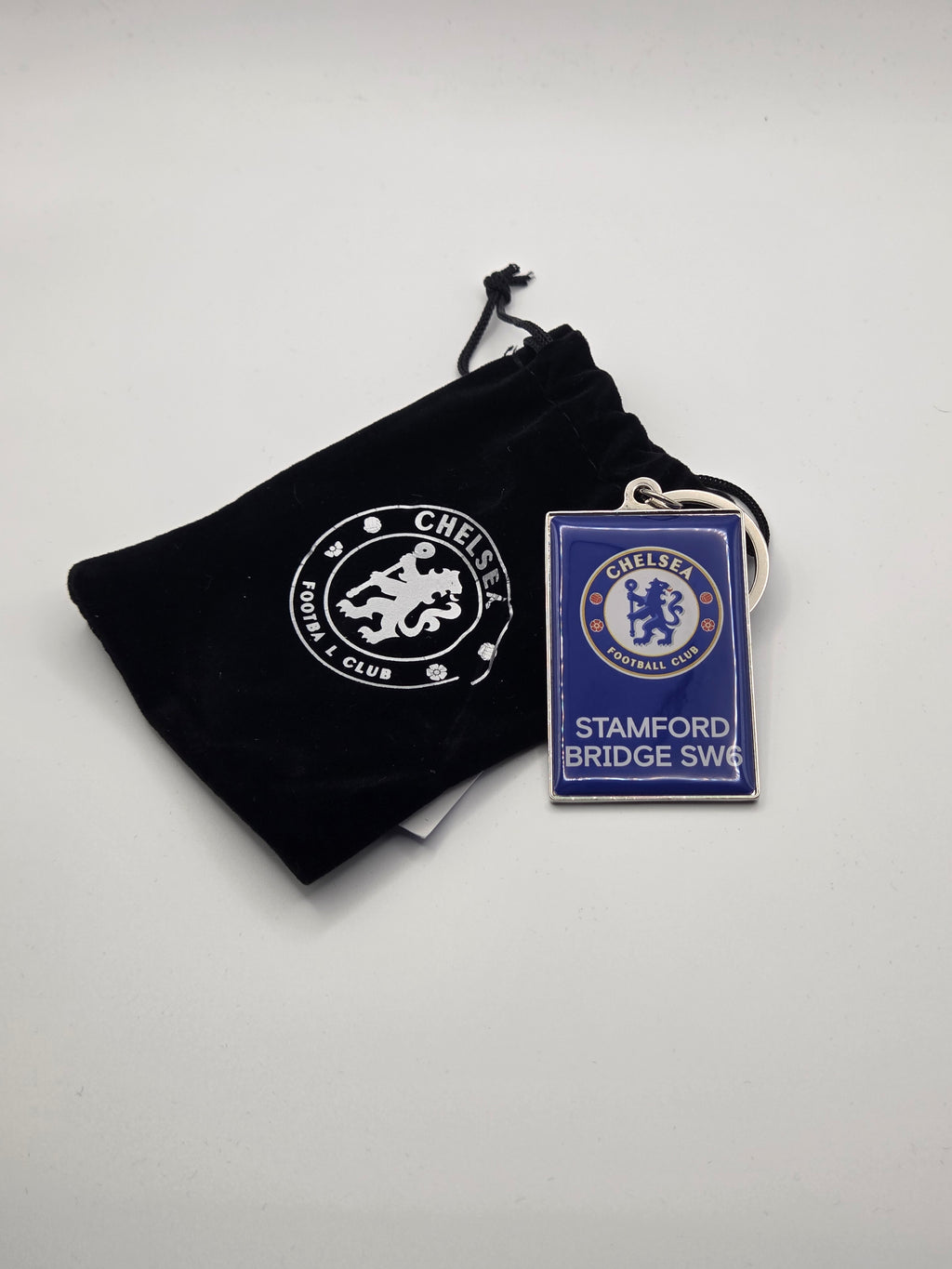 Official Chelsea FC Metal Keyring with Velvet Bag